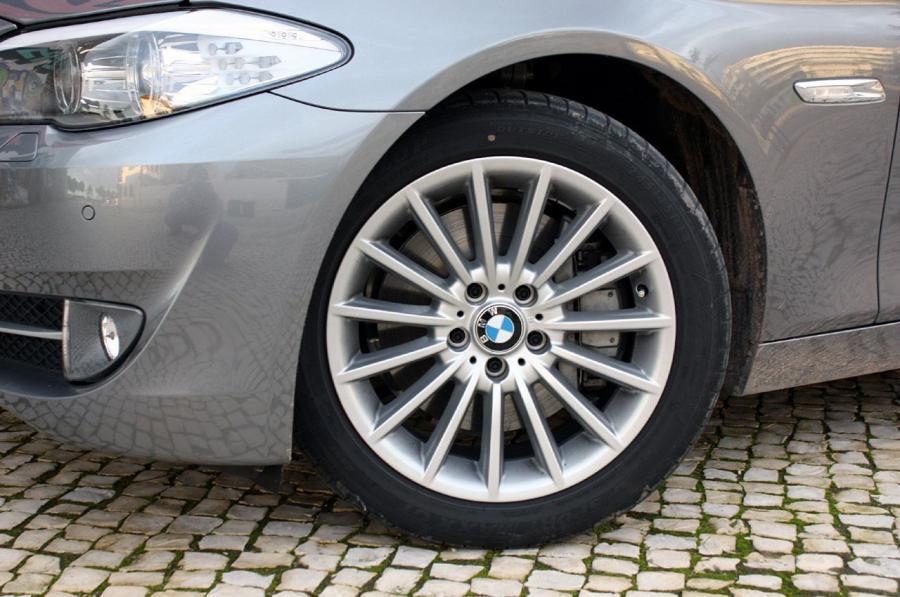  BMW 535i 2011 года  (фото 38 из 48)